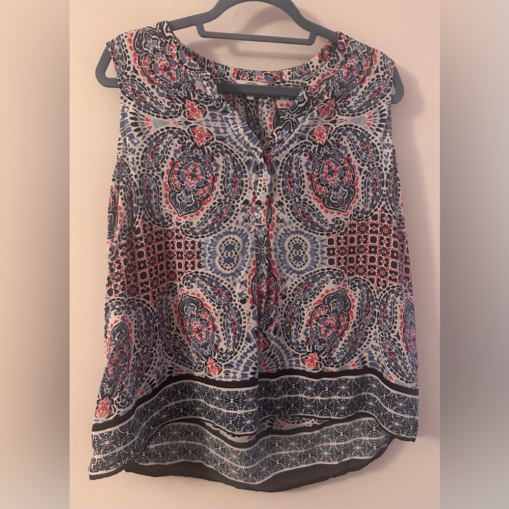 Women’s Crown and Ivy Blouse